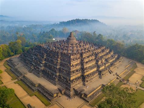  Borobudurtemplet: En gigantisk buddhistisk vision från tidig Java och dess eviga arv